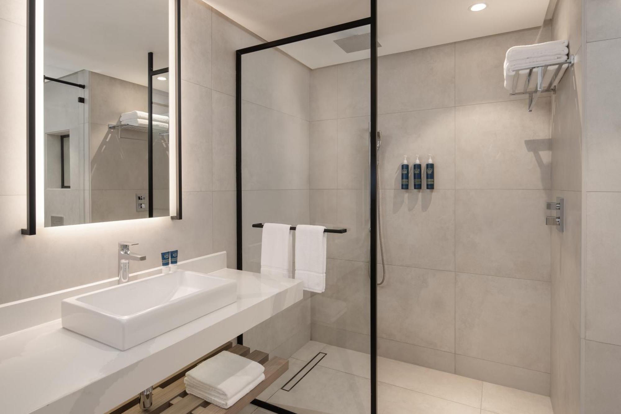 Four Points By Sheraton カンパラ エクステリア 写真